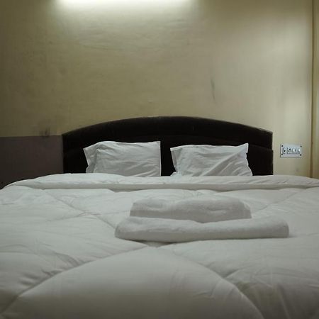 אגרה Hotel Mohan By Wb Inn מראה חיצוני תמונה