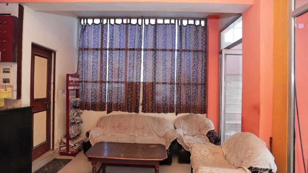 אגרה Hotel Mohan By Wb Inn מראה חיצוני תמונה