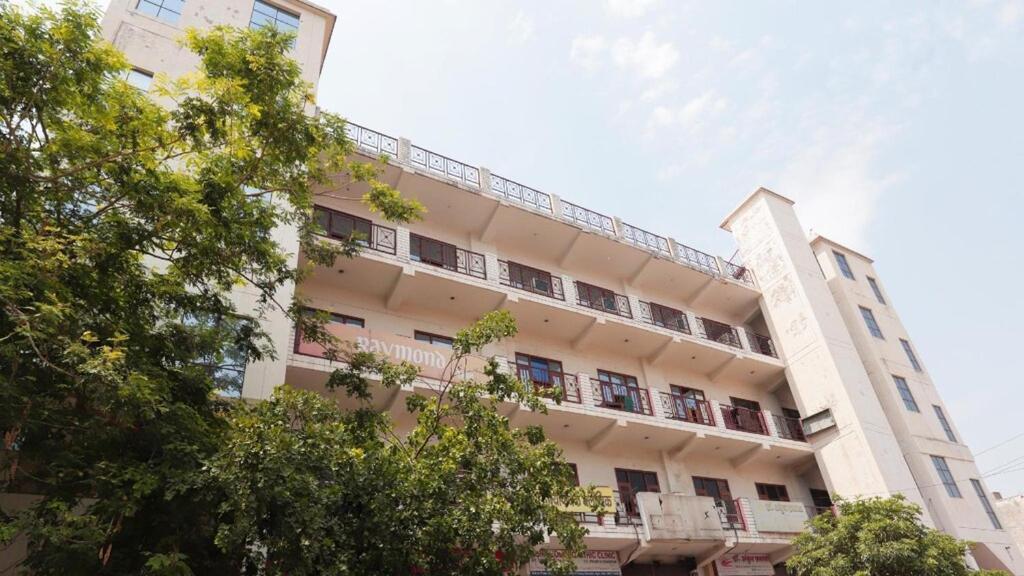 אגרה Hotel Mohan By Wb Inn מראה חיצוני תמונה