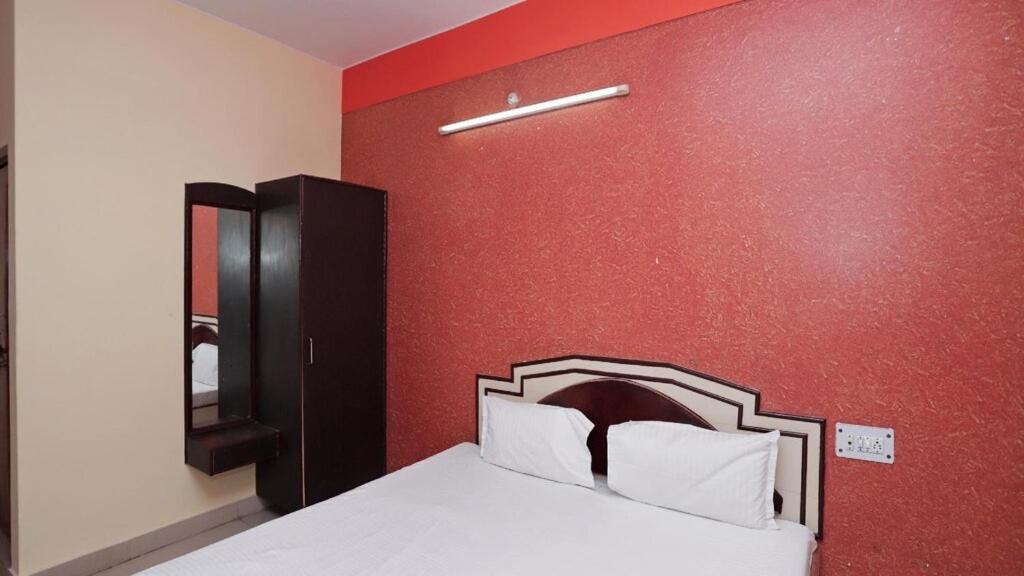 אגרה Hotel Mohan By Wb Inn מראה חיצוני תמונה