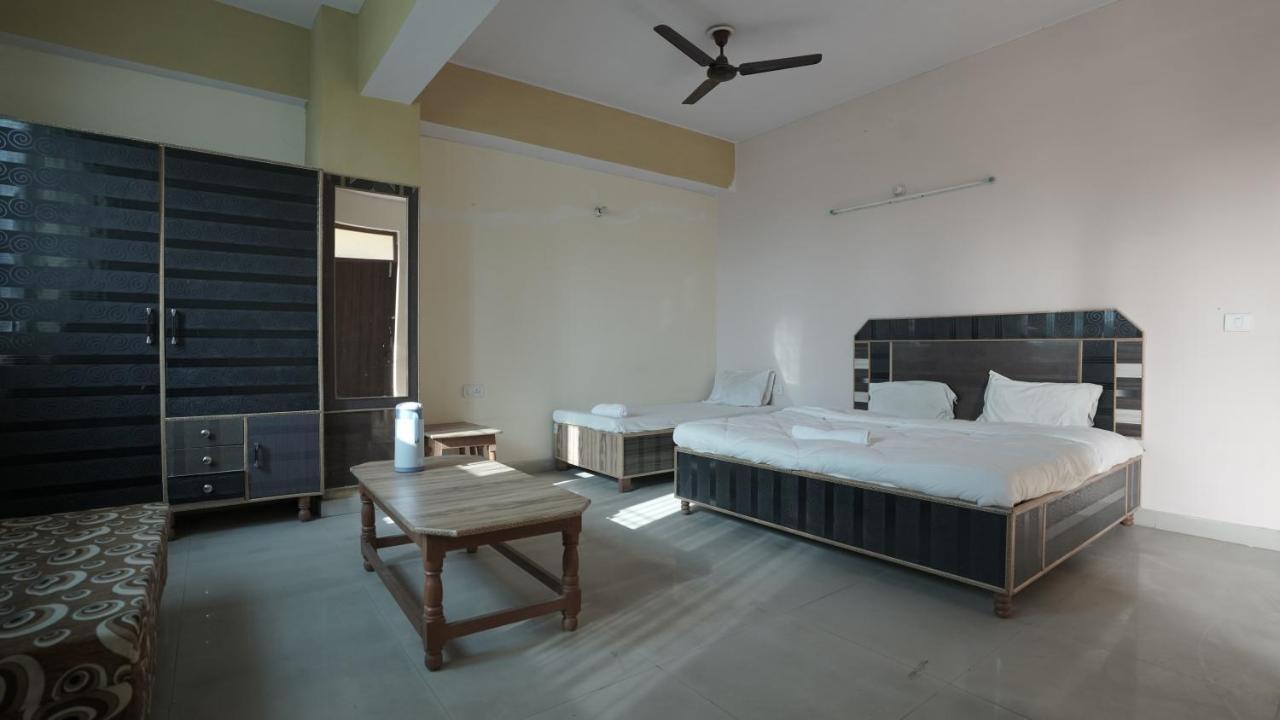 אגרה Hotel Mohan By Wb Inn מראה חיצוני תמונה