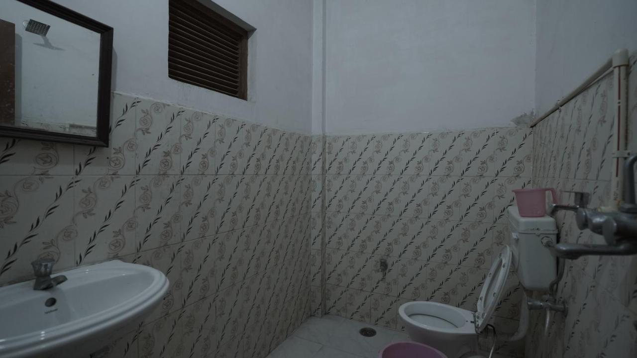 אגרה Hotel Mohan By Wb Inn מראה חיצוני תמונה